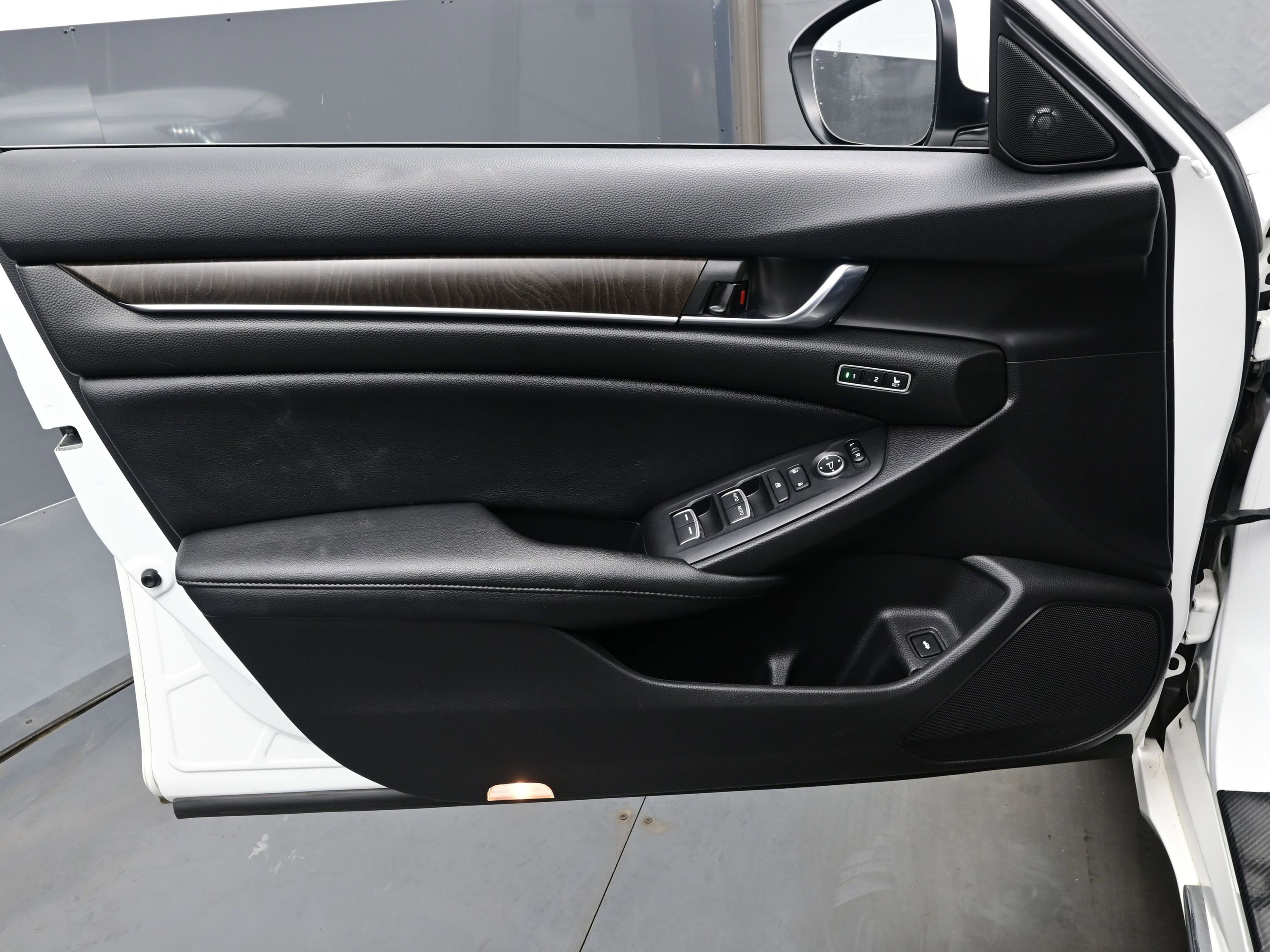 Used 2021 Honda Accord EX-L image 9