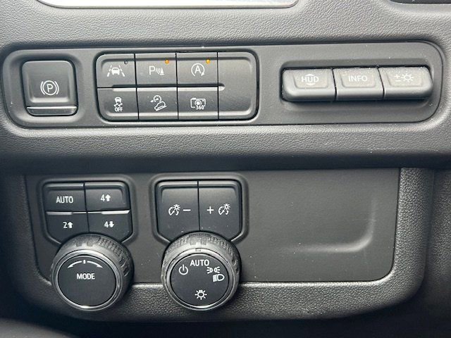 Used 2024 Chevrolet Tahoe Premier image 11