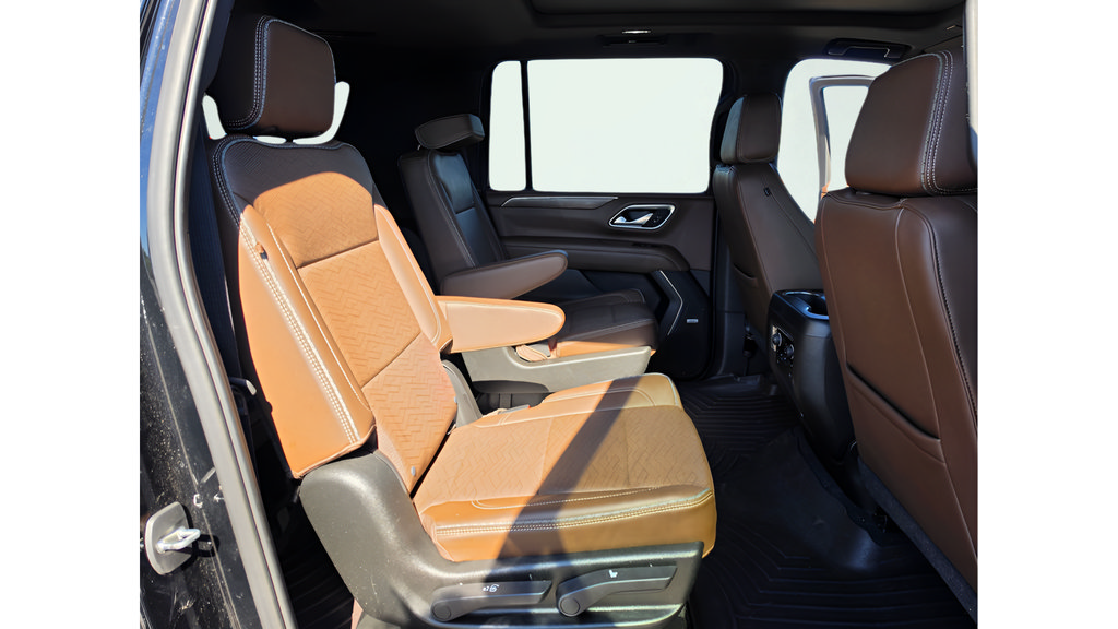 Used 2021 Chevrolet Suburban High Country AWD/4WD image 19