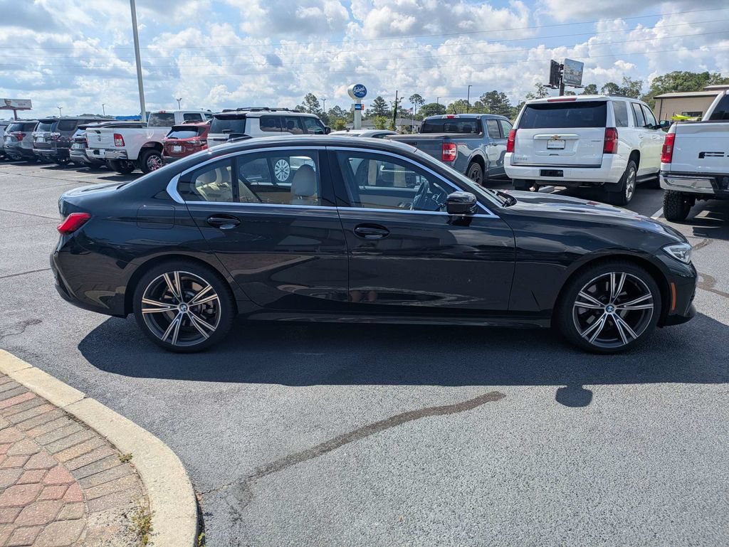 Used 2021 BMW 330i xDrive Sedan AWD/4WD image 4
