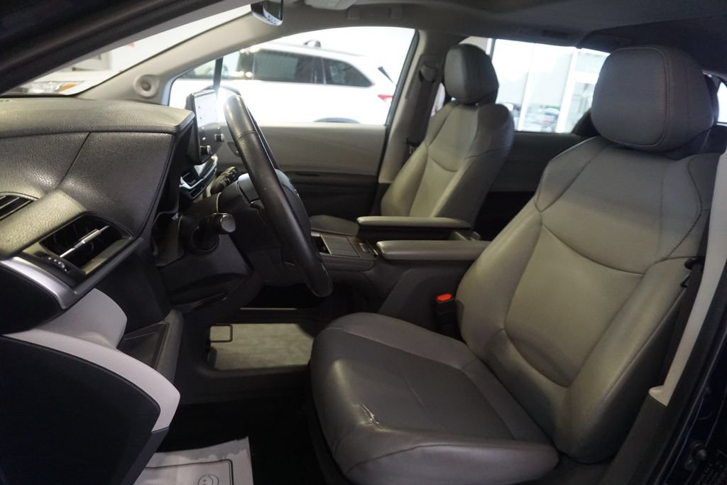 Used 2024 Toyota Sienna XLE w/ XLE Plus Package AWD/4WD image 21