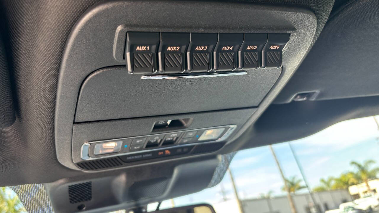 Used 2025 Ford F150 Raptor image 23