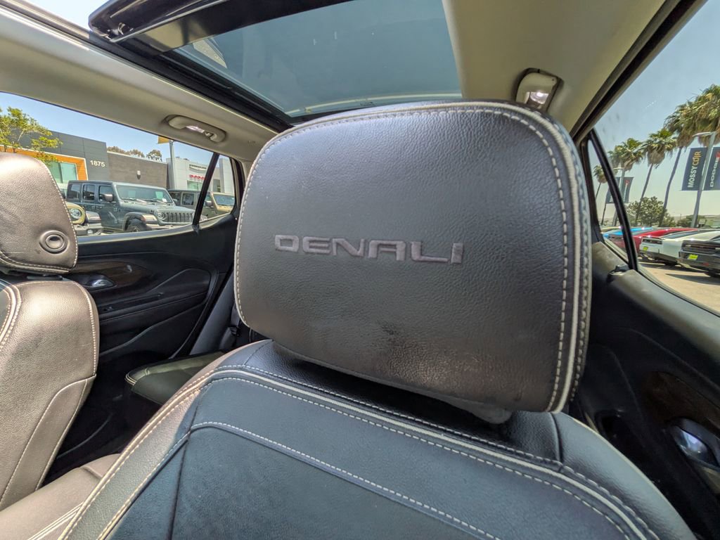 Used 2019 GMC Terrain Denali w/ Advanced Safety Package AWD/4WD image 47