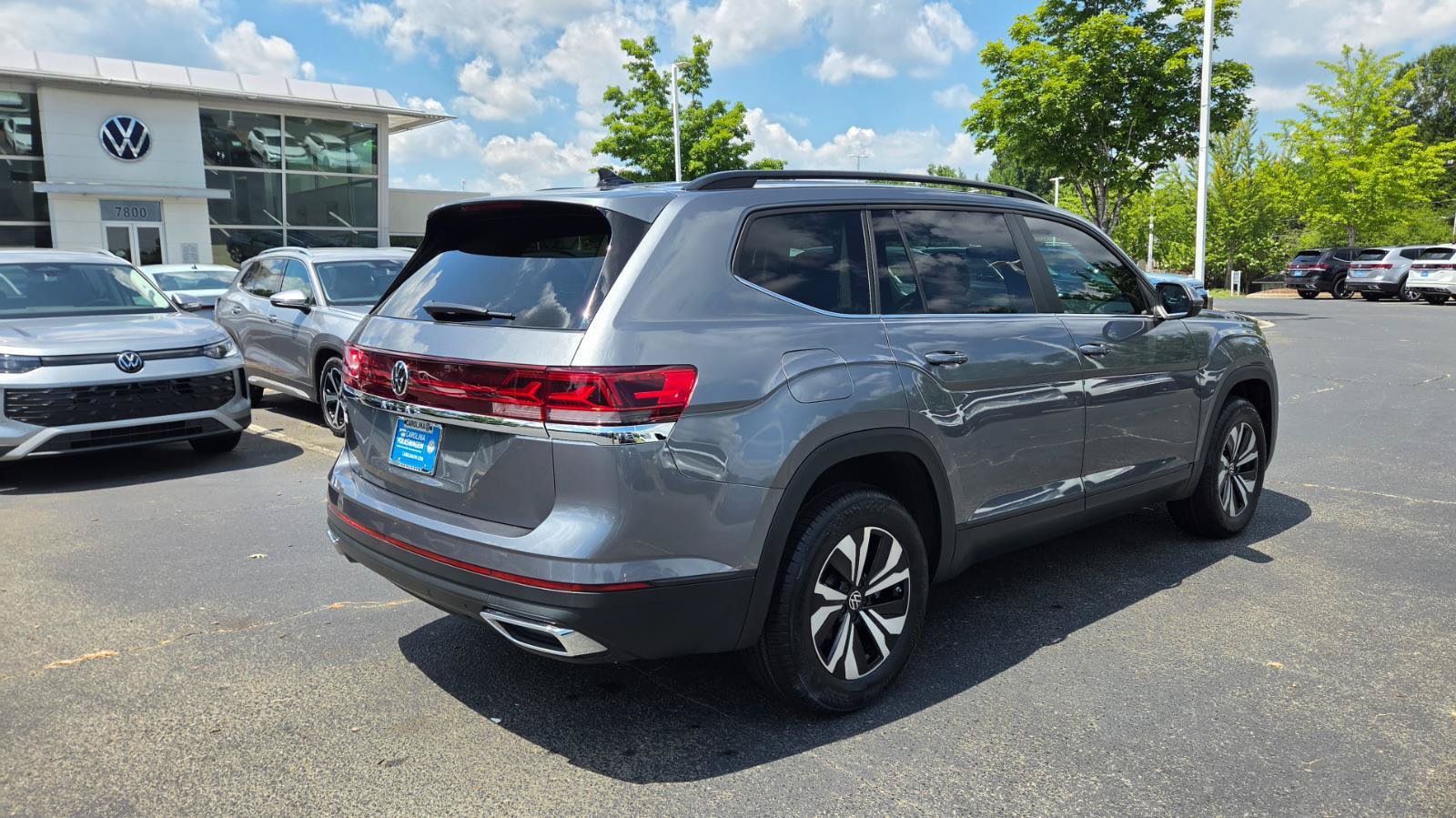 Used 2024 Volkswagen Atlas SE FWD image 5