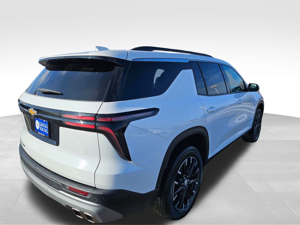 Used 2025 Chevrolet Traverse LT w/ Sun and Wheel Package image 7