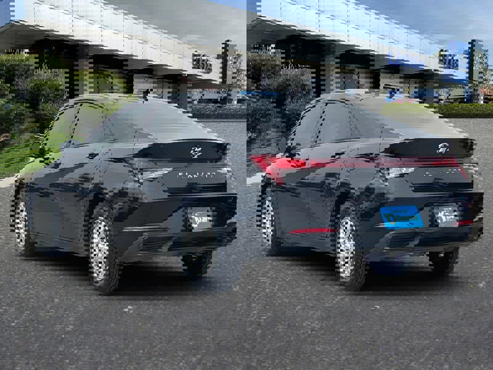 Used 2021 Hyundai Elantra SE image 7