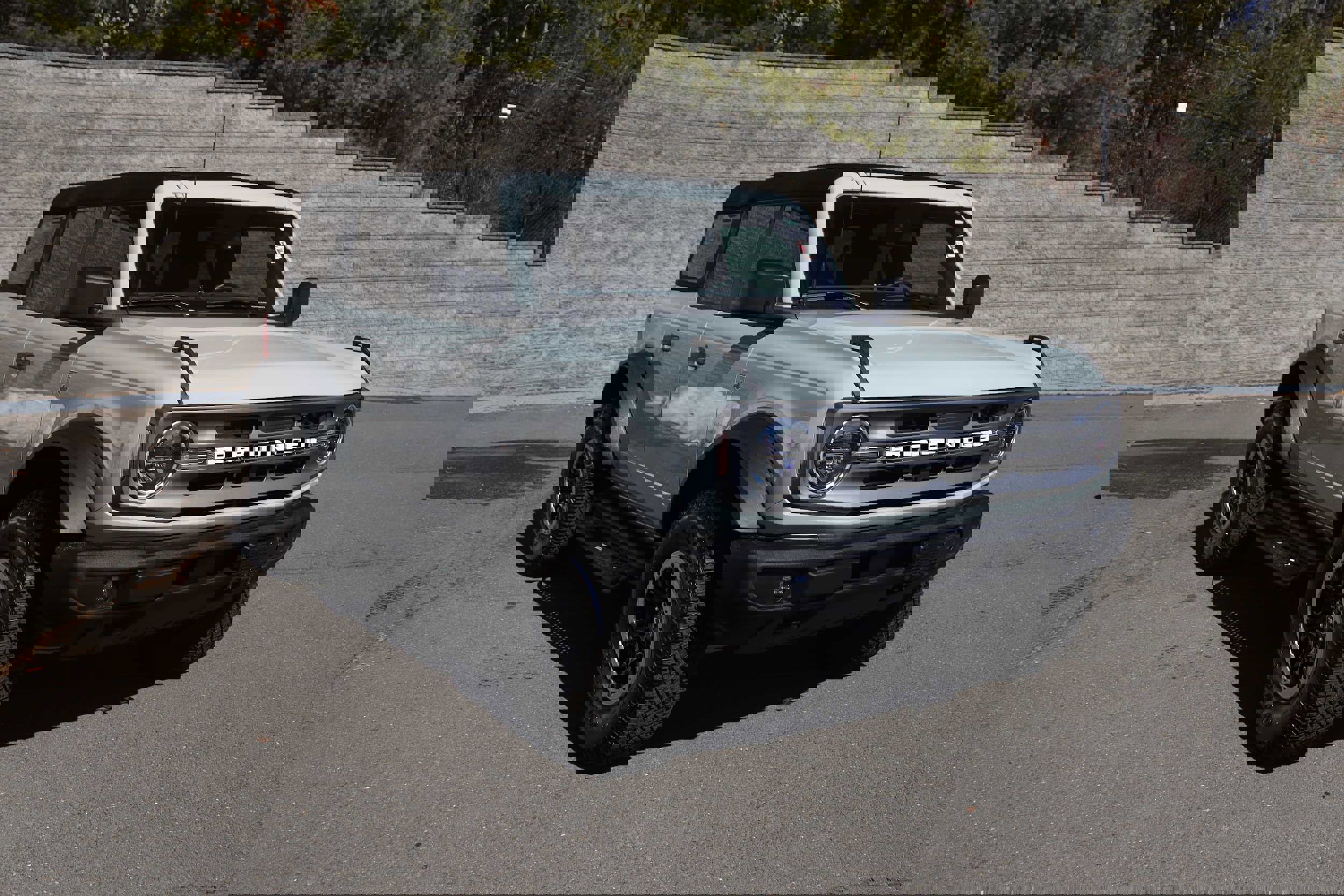 Used 2023 Ford Bronco Big Bend w/ Sasquatch Package image 2