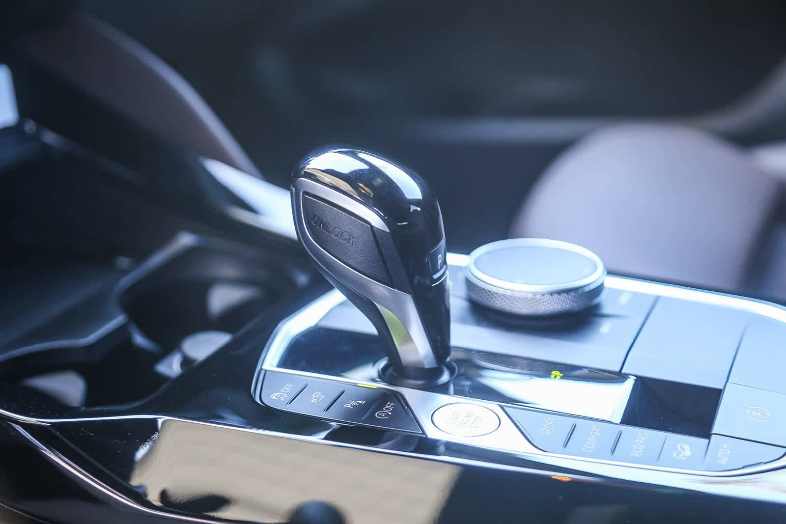 Used 2025 BMW X4 xDrive30i w/ Premium Package image 19