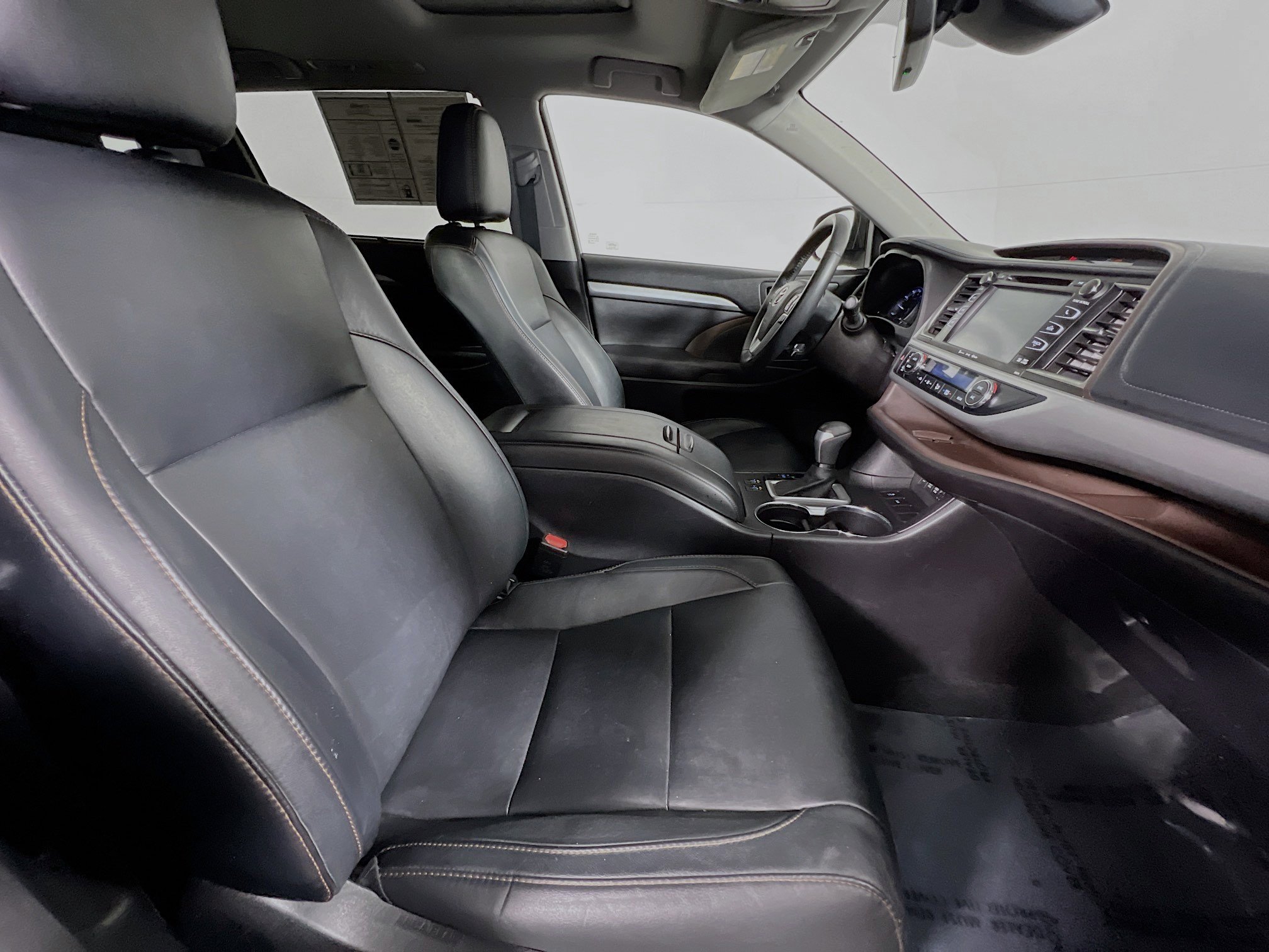 Used 2017 Toyota Highlander XLE image 31