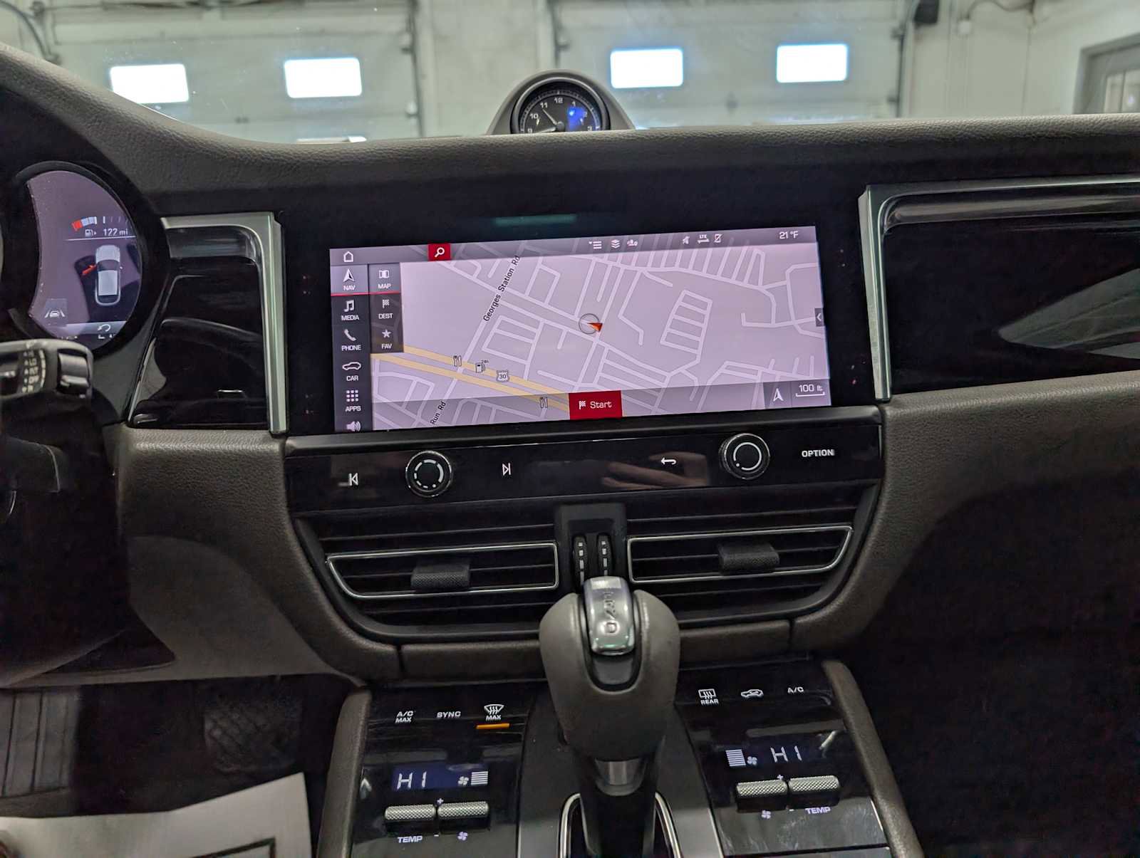 Used 2023 Porsche Macan S image 30