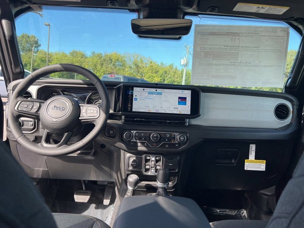 New 2025 Jeep Gladiator Sport AWD/4WD image 18