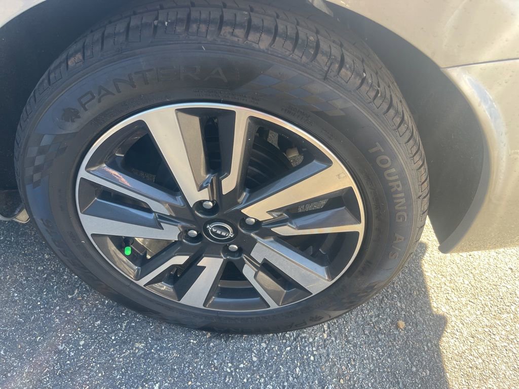 Used 2024 Nissan Versa SV image 8