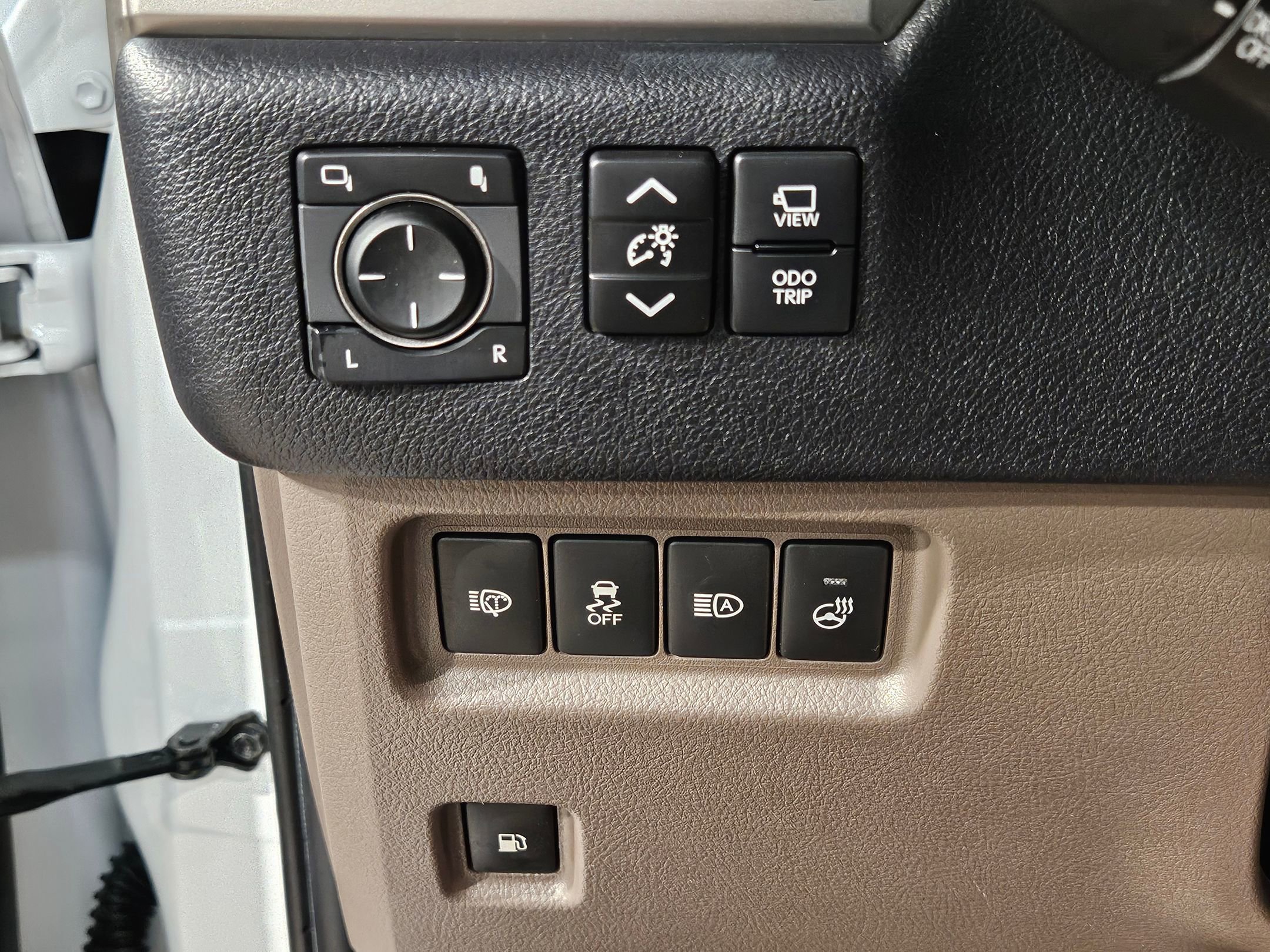 Used 2021 Lexus GX 460 Luxury w/ Sport Design Package AWD/4WD image 26