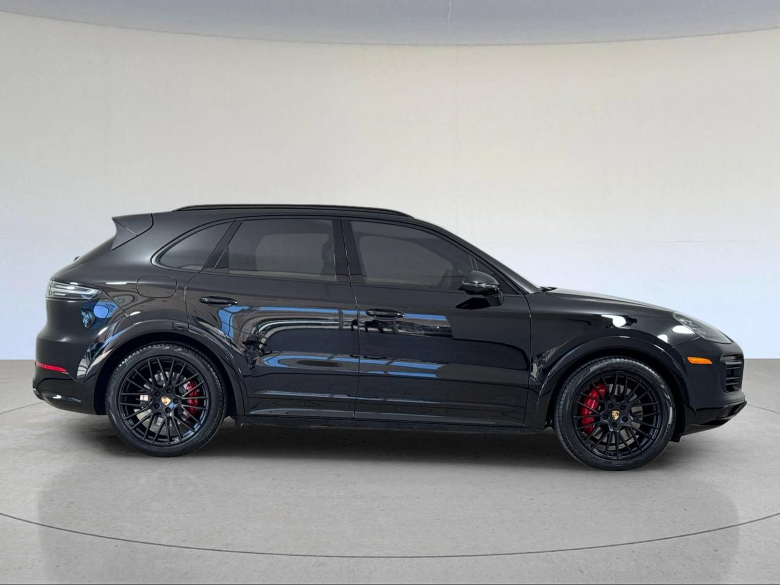 Certified 2023 Porsche Cayenne GTS AWD/4WD image 9