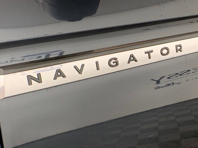 New 2025 Lincoln Navigator Reserve image 13