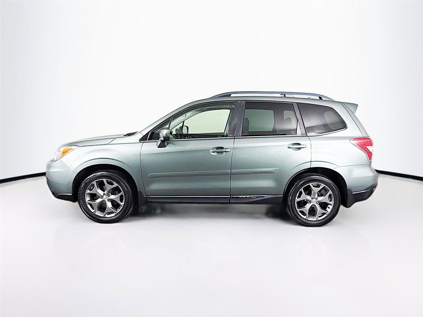 Used 2016 Subaru Forester 2.5i Touring w/ Eyesight & Navigation System image 4