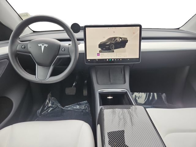 Used 2025 Tesla Model Y Long Range image 12