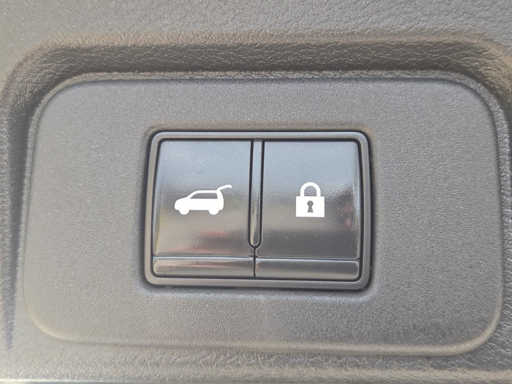Used 2021 Nissan Rogue Platinum AWD/4WD image 19