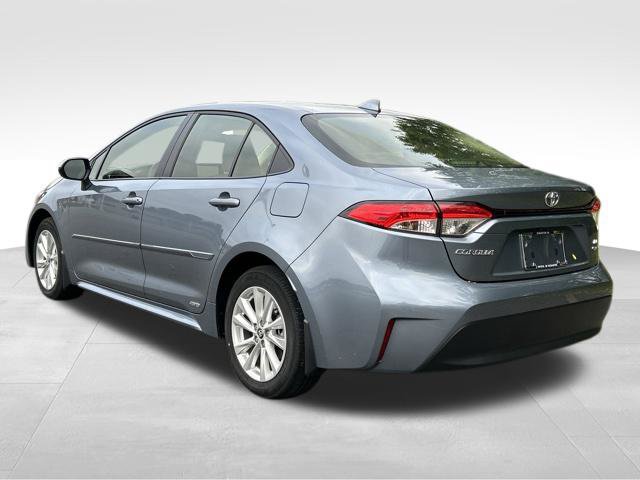 Used 2026 Toyota Corolla LE w/ LE Premium Package AWD/4WD image 3