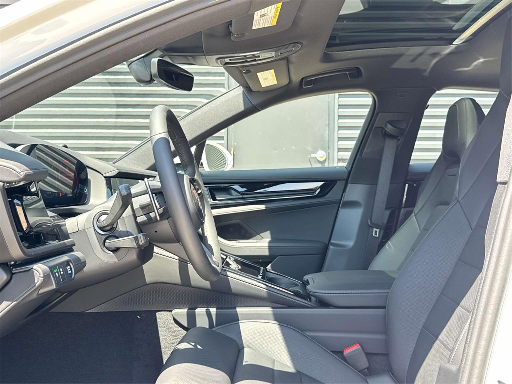 New 2025 Porsche Panamera 4 image 13