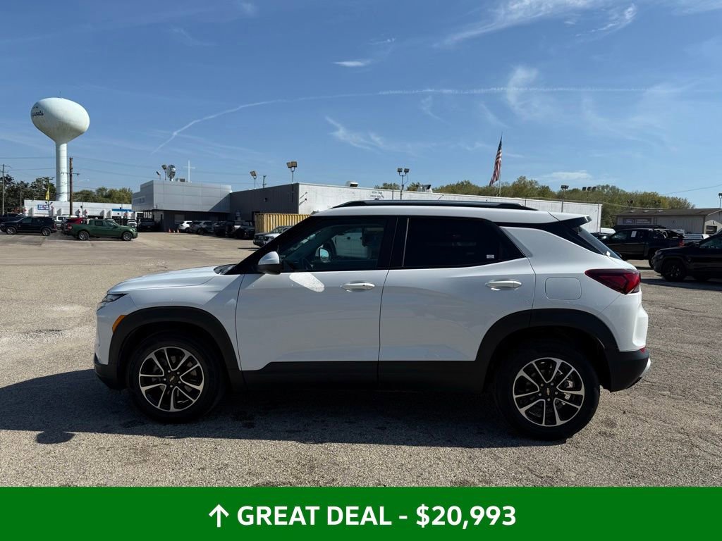 Used 2024 Chevrolet TrailBlazer LT w/ Driver Confidence Package image 11