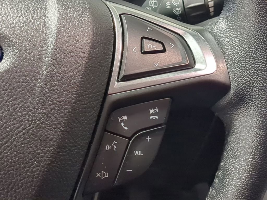 Used 2020 Ford Edge SEL image 37