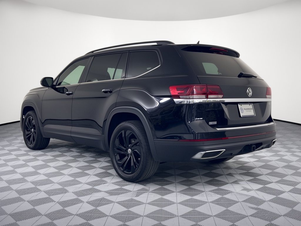 Used 2023 Volkswagen Atlas SE w/ Black Wheel Package FWD image 3