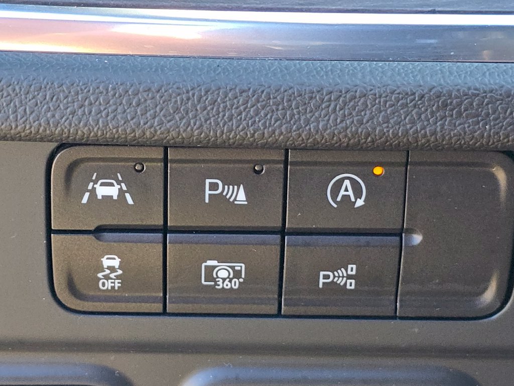 Used 2025 Chevrolet Suburban LT AWD/4WD image 11
