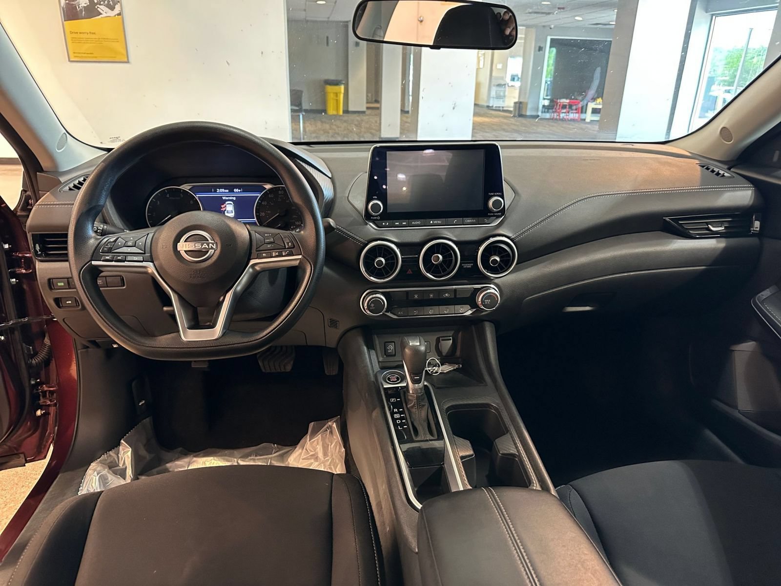Used 2025 Nissan Sentra SV FWD image 33