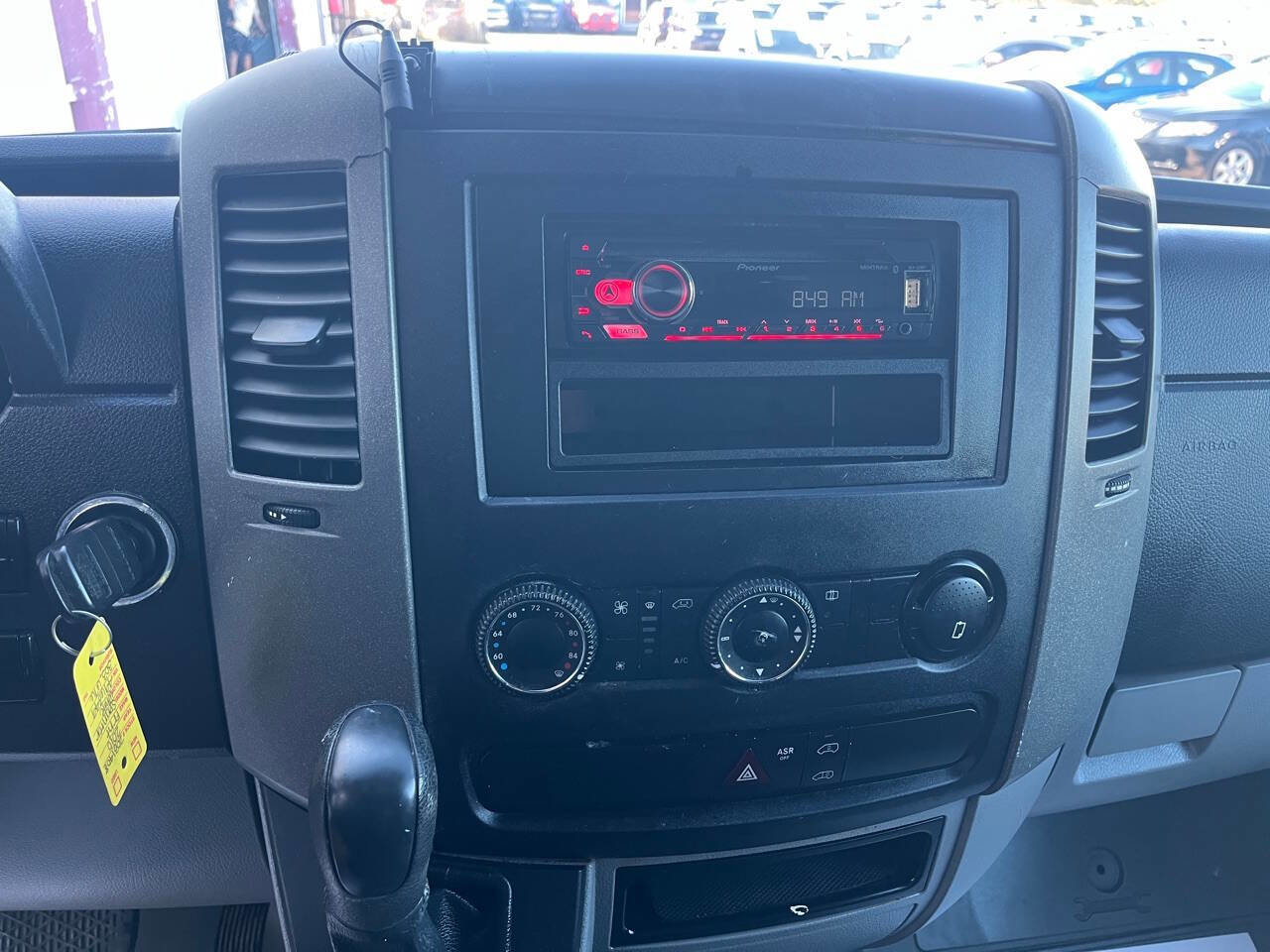 Used 2010 Freightliner Sprinter 2500 image 26