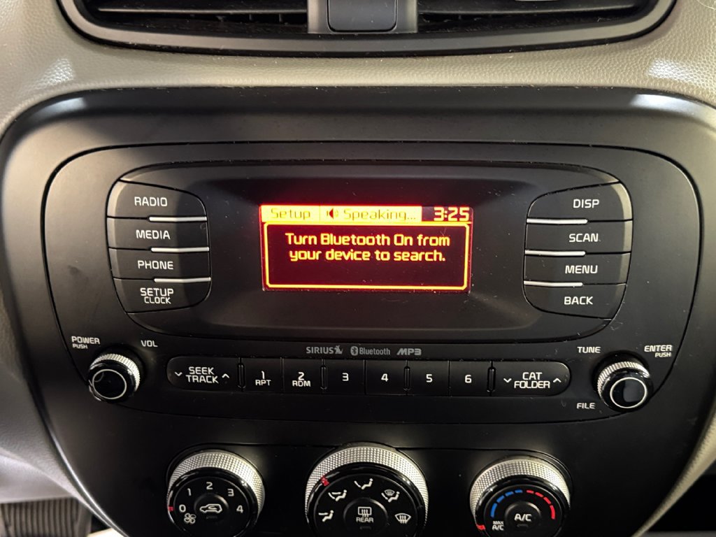 Used 2016 Kia Soul FWD image 19