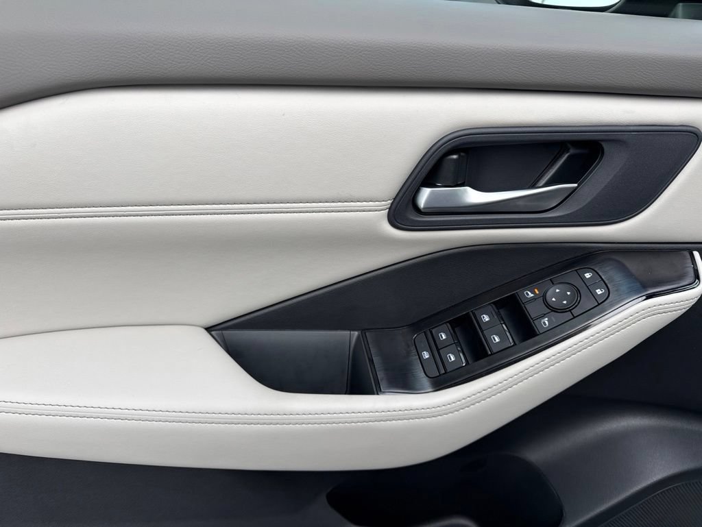 New 2026 Nissan Rogue SV FWD image 13