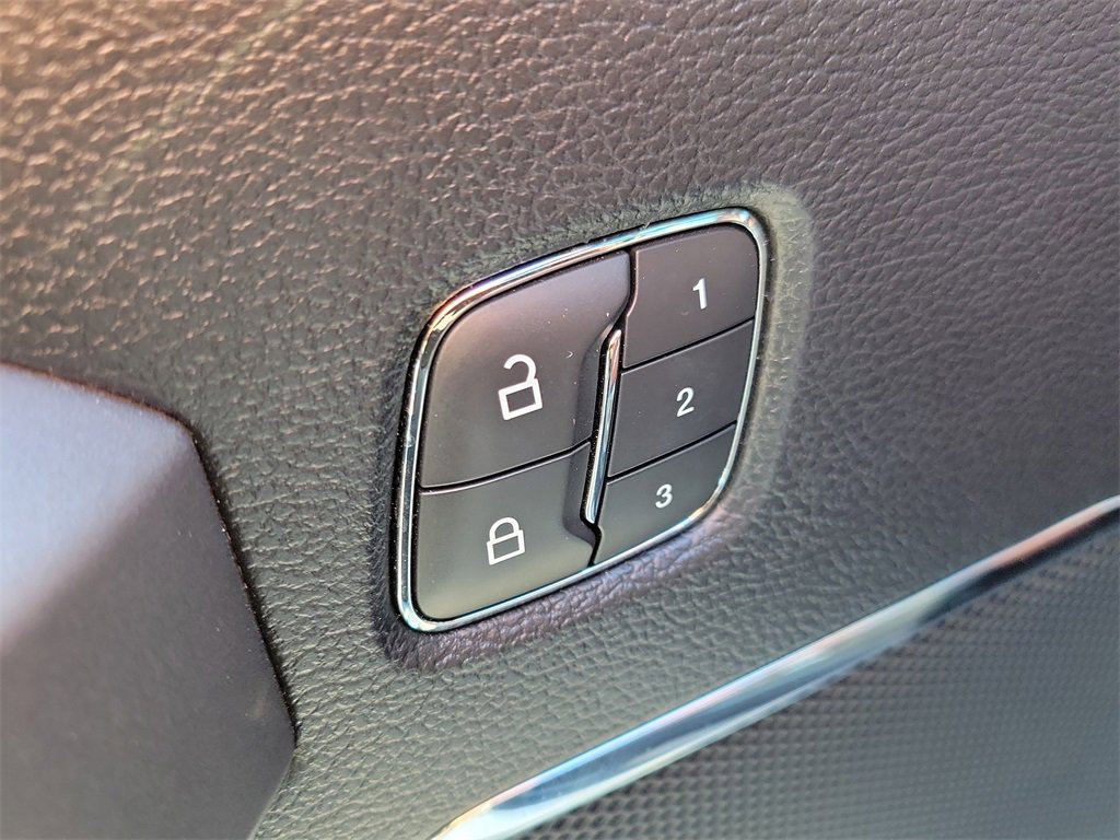 Used 2019 Ford F150 Platinum w/ Equipment Group 701A Luxury image 22