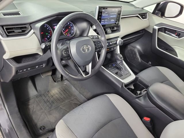 Used 2021 Toyota RAV4 XLE w/ Convenience Package AWD/4WD image 18