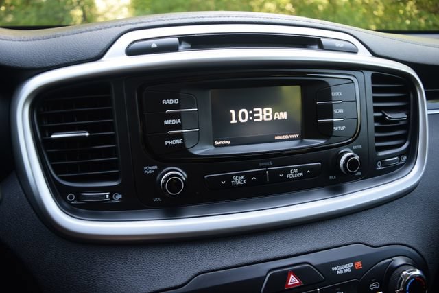 Used 2017 Kia Sorento FWD image 10
