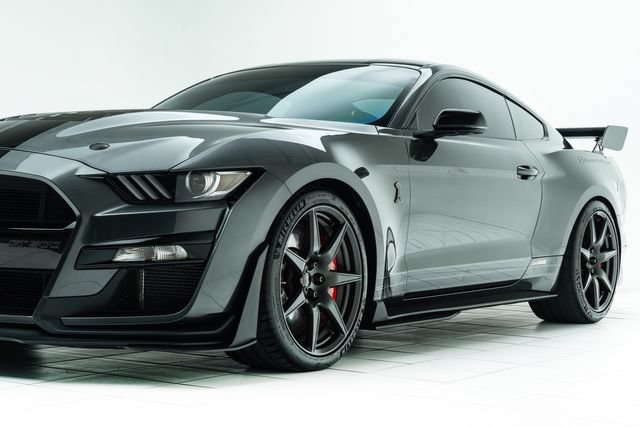 Used 2020 Ford Mustang Shelby GT500 w/ Carbon Fiber Track Pack RWD image 9