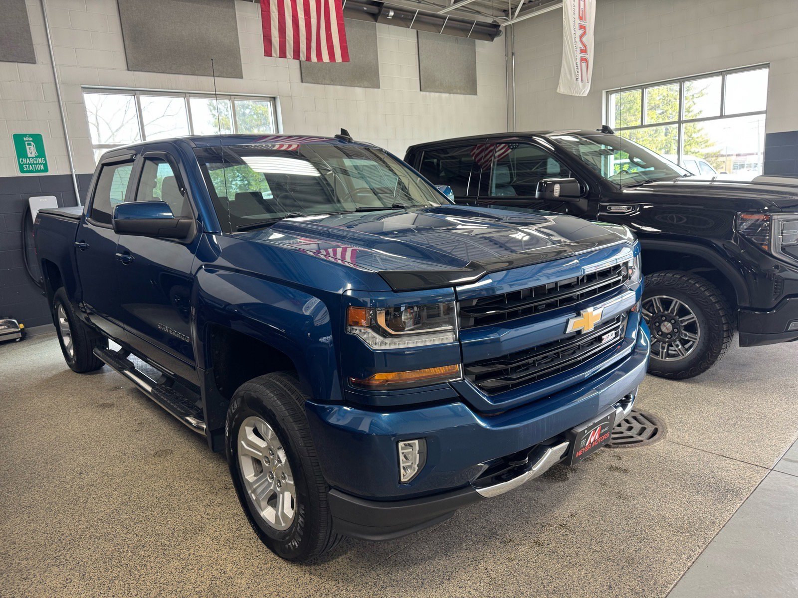 Used 2017 Chevrolet Silverado 1500 LT w/ All Star Edition AWD/4WD image 3