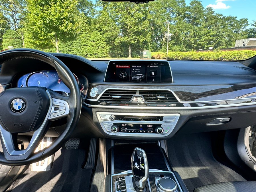 Used 2016 BMW 750i xDrive AWD/4WD image 26