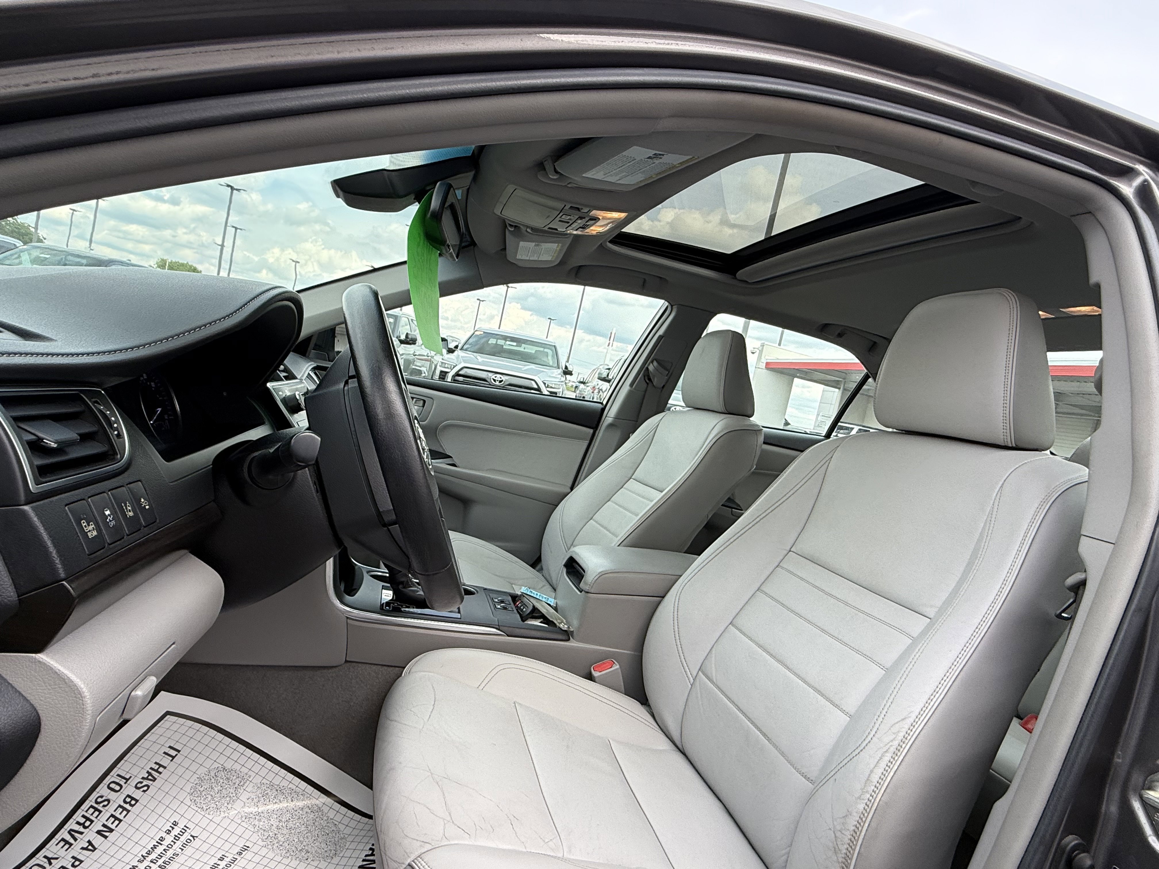 Used 2015 Toyota Camry XLE w/ Advanced Technology Package FWD image 5