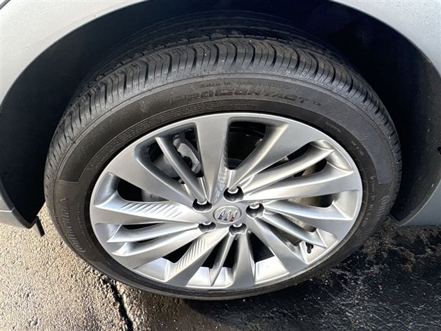 Certified 2025 Buick Envision Avenir image 33