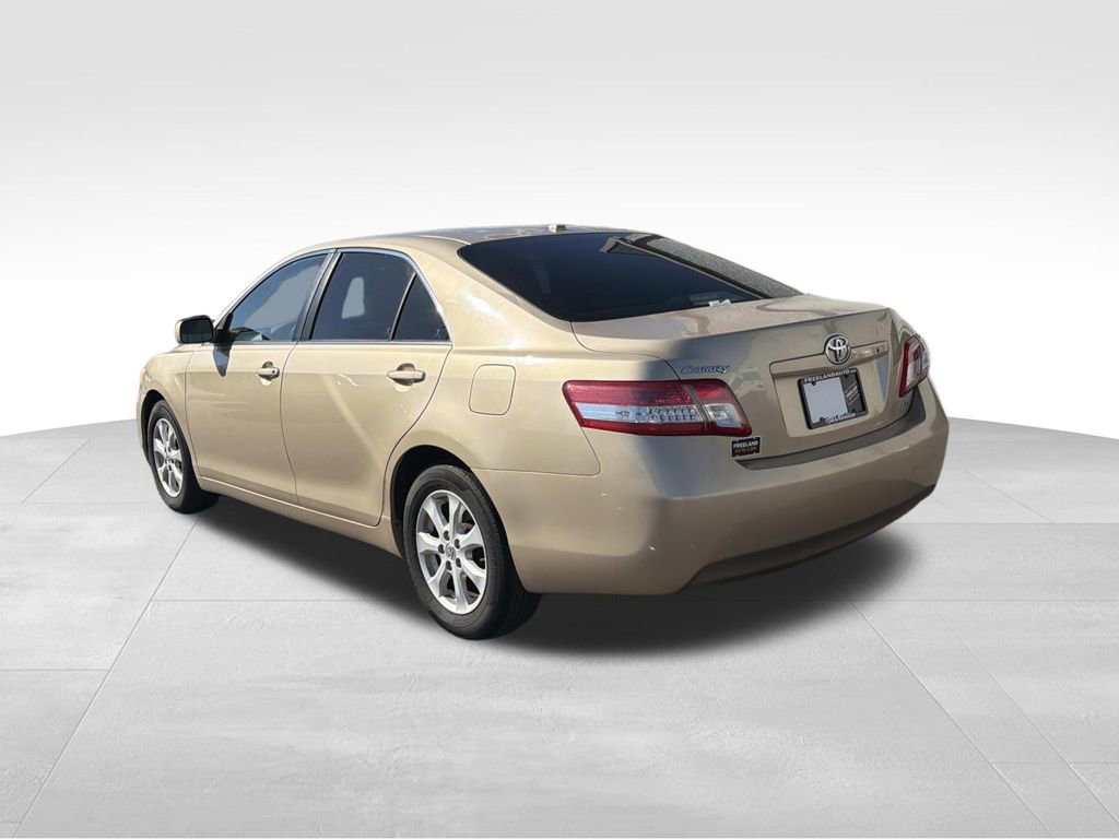 Used 2011 Toyota Camry LE w/ LE Extra-Value Pkg FWD image 5