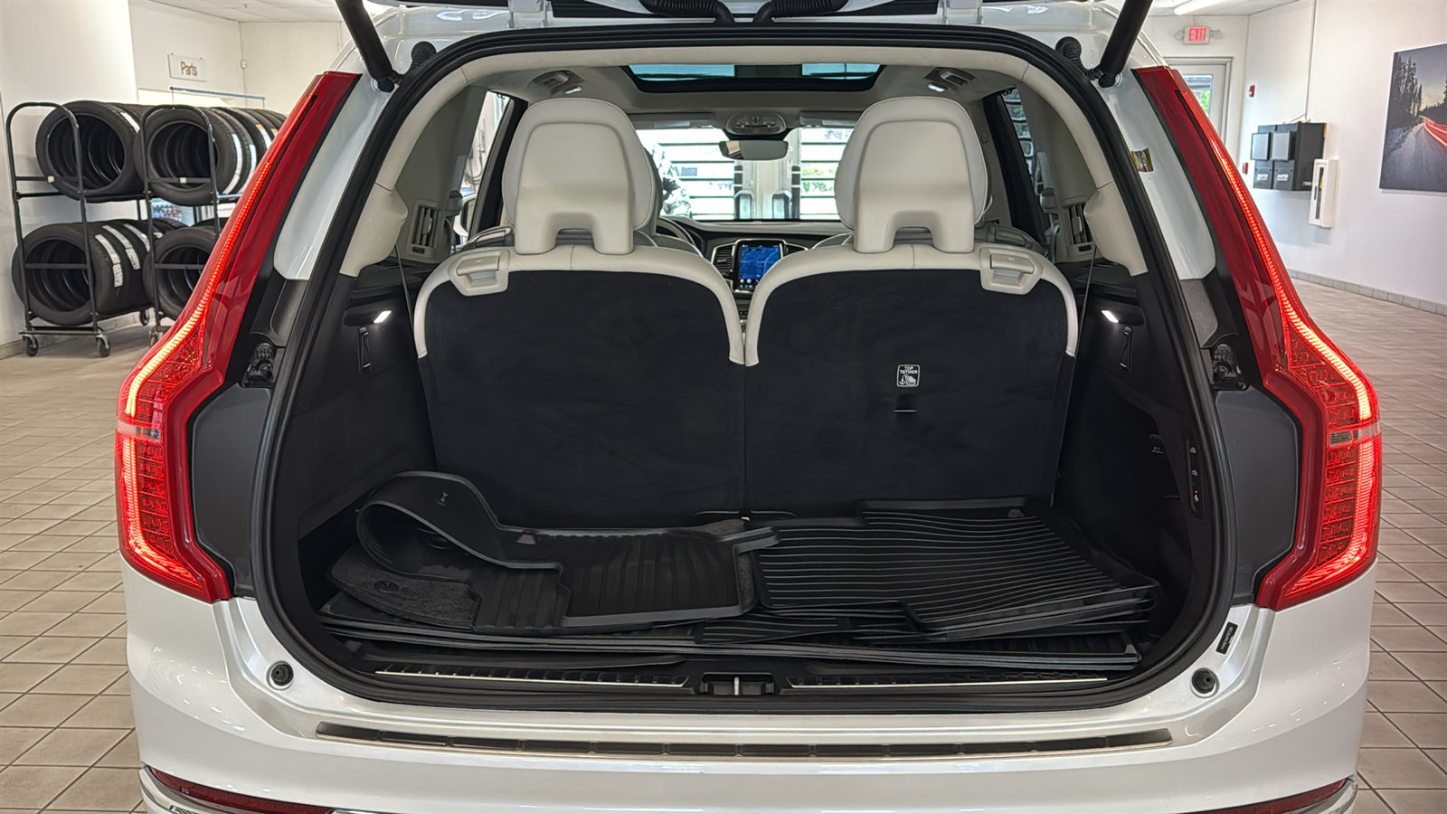Used 2023 Volvo XC90 B6 Ultimate w/ Lounge Package AWD/4WD image 30