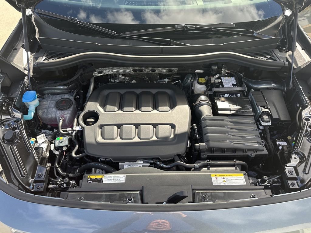 New 2026 Volkswagen Tiguan SE R-Line image 21