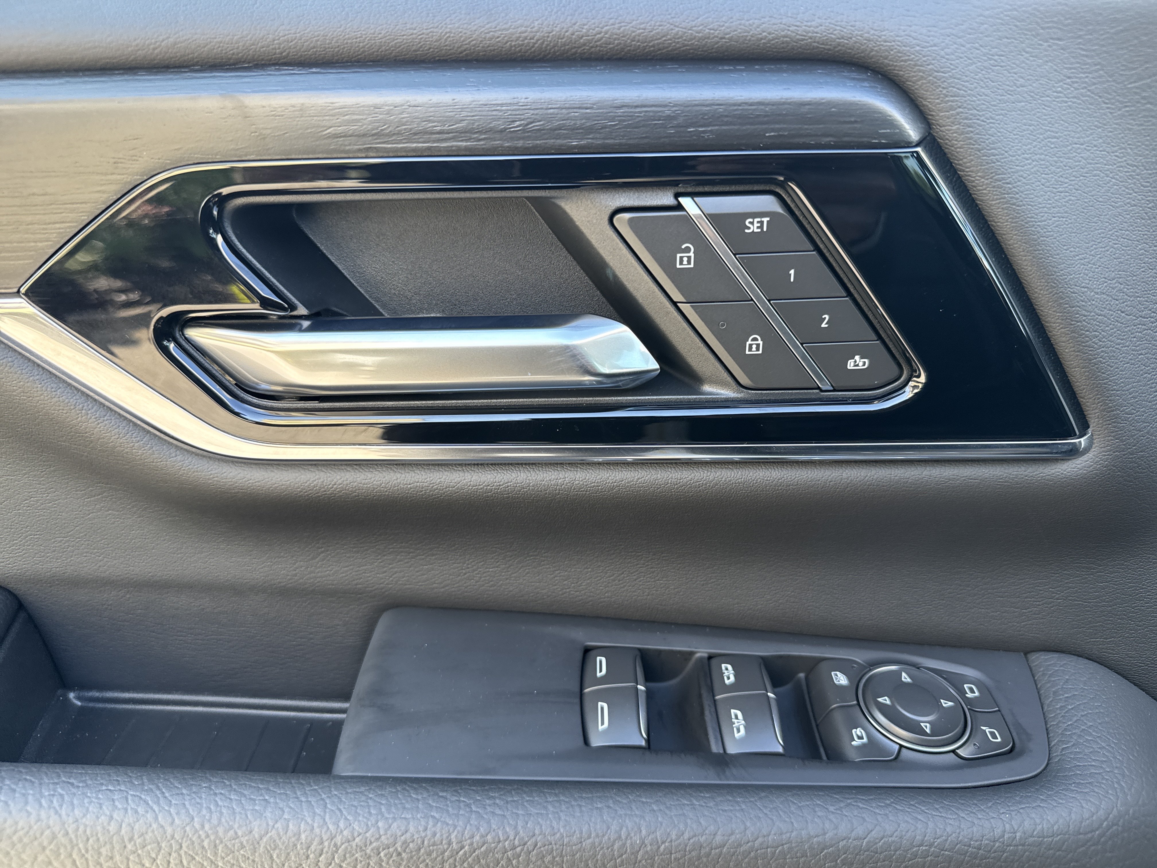 New 2026 GMC Yukon XL Denali w/ Sun & Power Step Package AWD/4WD image 15