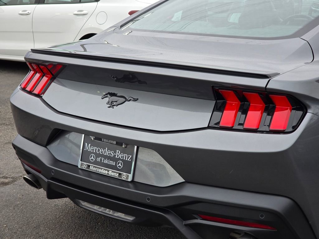 Used 2025 Ford Mustang Premium image 15