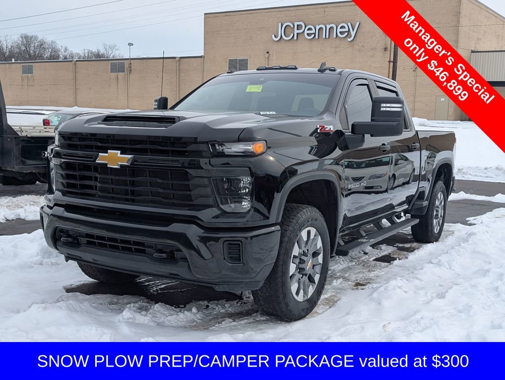 Used 2024 Chevrolet Silverado 2500 Custom w/ Custom Value Package image 4