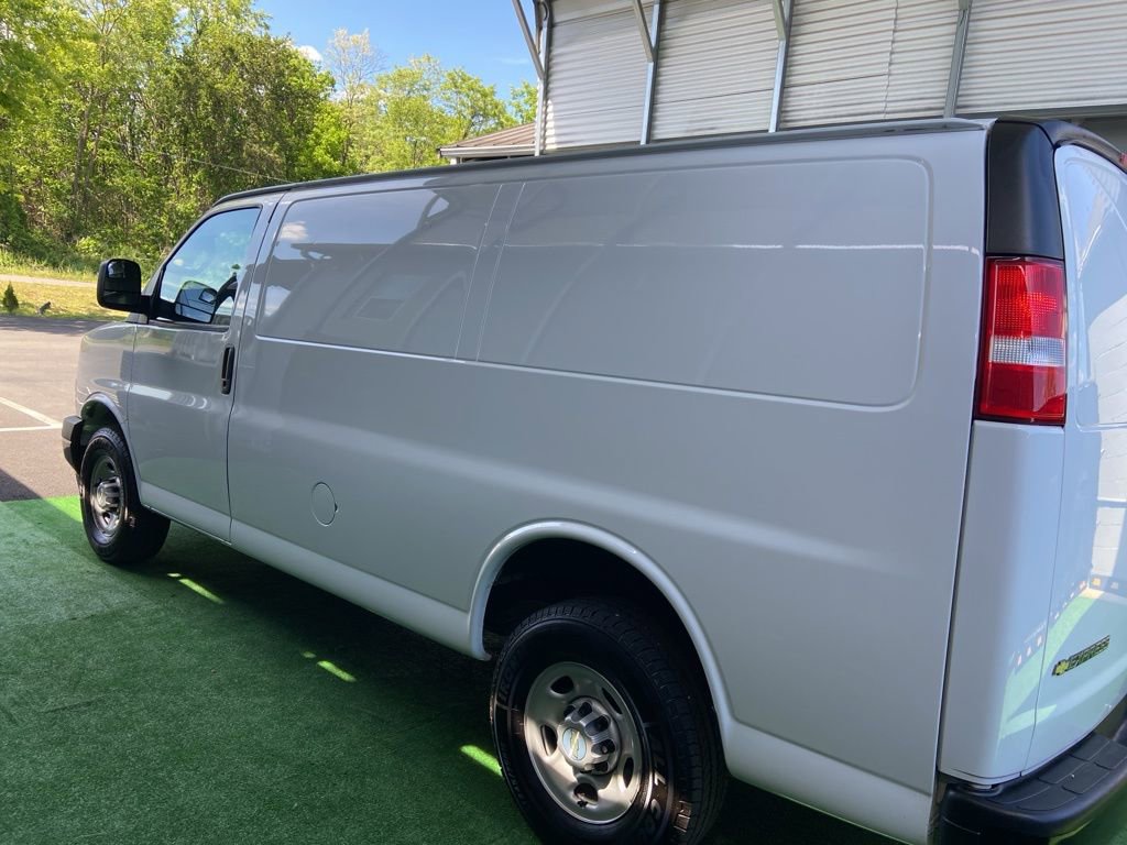 Used 2021 Chevrolet Express 2500 w/ Driver Convenience Package RWD image 8