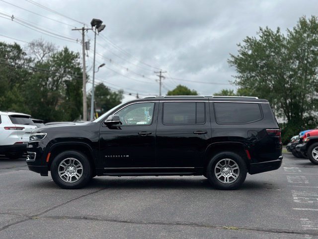 Used 2023 Jeep Wagoneer 4WD image 4
