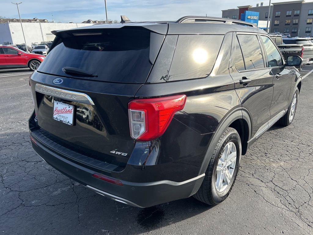 Used 2023 Ford Explorer XLT w/ Equipment Group 202A image 5