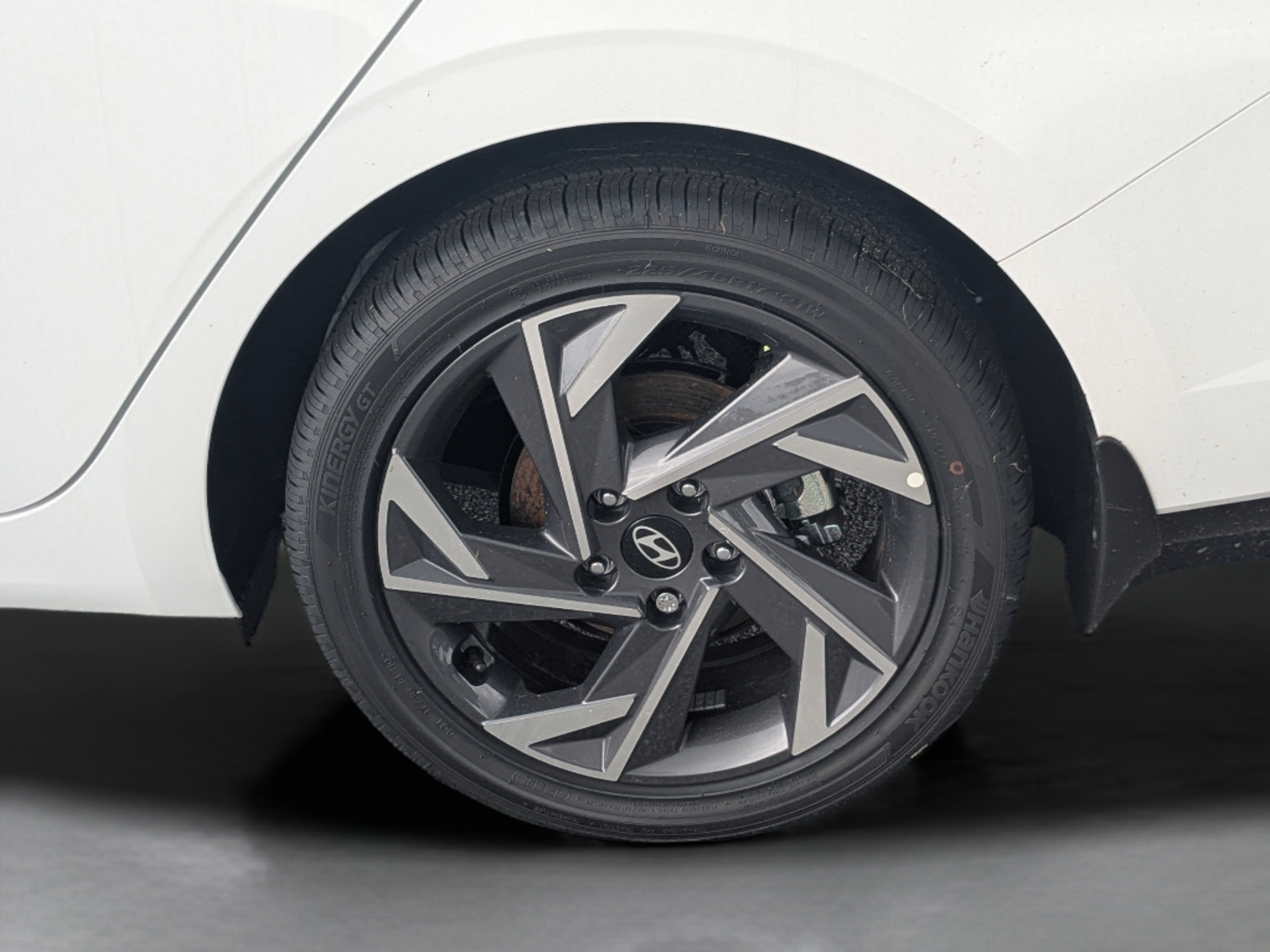 New 2026 Hyundai Elantra Limited FWD image 14